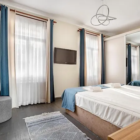 Private Lift, Indoor Terrace With Bosphorous View 185sqm At Galata Istanbul